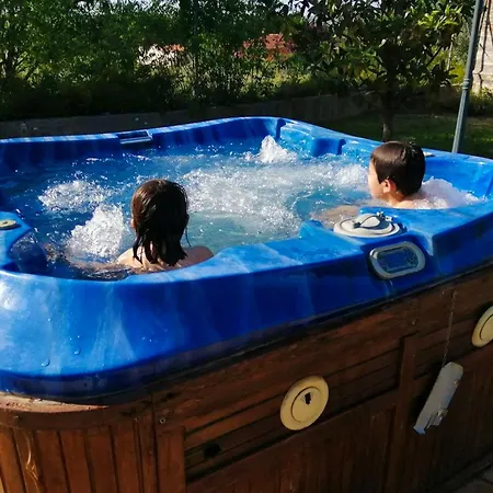 5 Bedrooms Chalet With Shared Pool Jacuzzi And Terrace At シャレー *