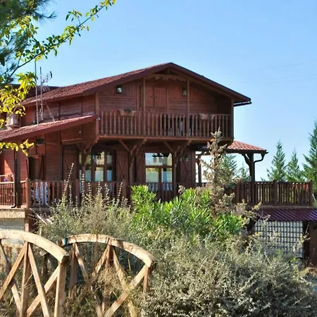 シャレー 5 Bedrooms Chalet With Shared Pool Jacuzzi And Terrace At